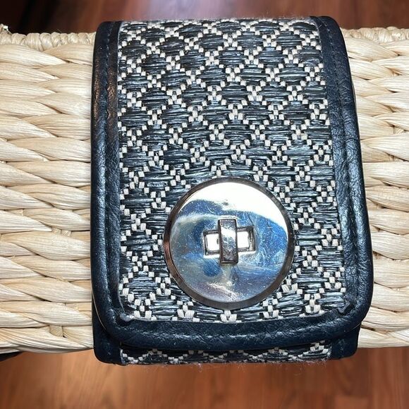 Woven Grass Handbag with Chain Strap, neutral, black, silver - Picture 6 of 6